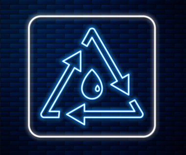 Parlayan neon hattı yağ damlası ve tuğla duvar arkasında izole edilmiş geri dönüşüm simgesi. Vektör İllüstrasyonu