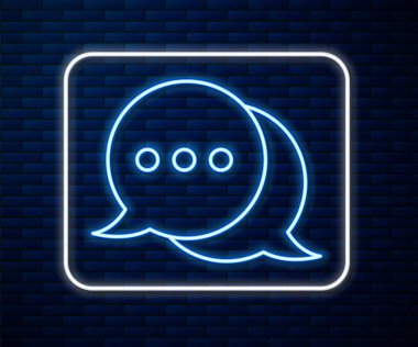 Parlayan neon hattı konuşma balonu sohbet simgesi tuğla duvar arka planında izole edildi. İleti simgesi. İletişim ya da yorum sohbet sembolü. Vektör İllüstrasyonu