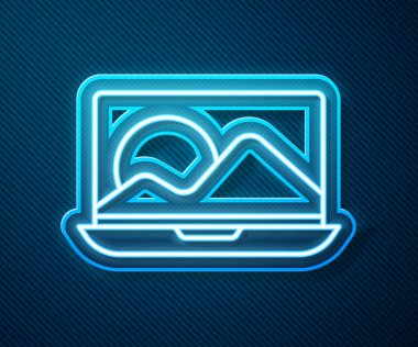 Parlayan neon hattı dizüstü bilgisayar simgesi mavi arkaplanda izole edildi. Boş ekran işaretli bilgisayar defteri. Vektör İllüstrasyonu