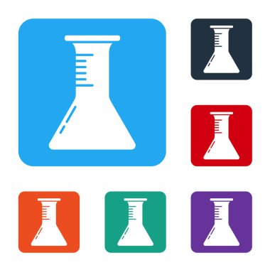 Beyaz test tüpü ve beyaz arka planda izole edilmiş matara simgesi. Kimyasal laboratuvar testi. Laboratuvar camları. Renkli kare düğmelerle simgeleri ayarla. Vektör İllüstrasyonu