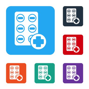 Beyaz arka planda izole edilmiş su toplayan beyaz haplar. İlaç paketi. Tablet, vitamin, antibiyotik, aspirin. Renkli kare düğmelerle simgeleri ayarla. Vektör İllüstrasyonu