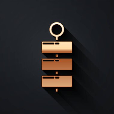 Altın Havai fişek simgesi siyah arkaplanda izole edildi. Eğlence partisi anlayışı. Patlayıcı havai fişek sembolü. Uzun gölge tarzı. Vektör İllüstrasyonu