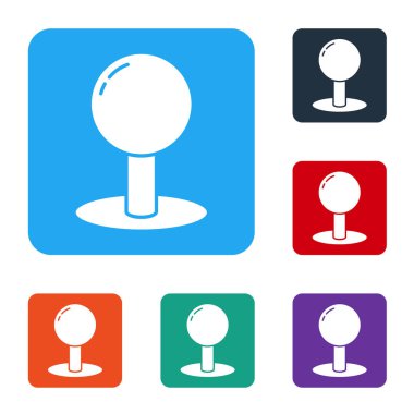 Beyaz arka planda beyaz baskı simgesi izole edildi. Raptiye işareti. Renkli kare düğmelerle simgeleri ayarla. Vektör İllüstrasyonu