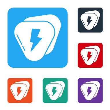 Beyaz Gitar Seçme simgesi beyaz arkaplanda izole edildi. Müzik aleti. Renkli kare düğmelerle simgeleri ayarla. Vektör İllüstrasyonu