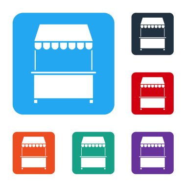 Beyaz arka planda tente ve ahşap raf ikonu olan White Street tezgahı. Ahşap göğüslü bir büfe. Renkli kare düğmelerle simgeleri ayarla. Vektör İllüstrasyonu