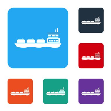 Beyaz arka planda beyaz petrol tankeri simgesi izole edildi. Renkli kare düğmelerle simgeleri ayarla. Vektör İllüstrasyonu