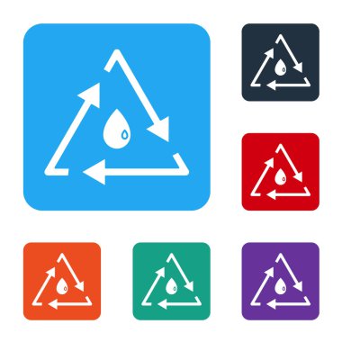 Beyaz zemin üzerinde geri dönüşüm simgesi olan beyaz yağ damlası. Renkli kare düğmelerle simgeleri ayarla. Vektör İllüstrasyonu