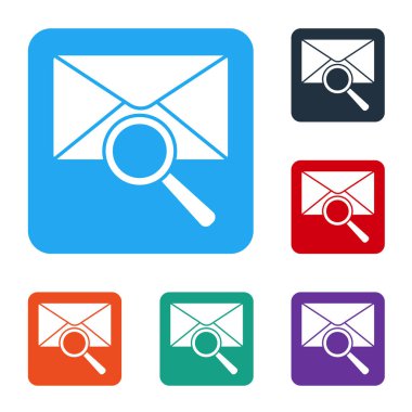 Beyaz arka planda izole edilmiş büyüteç simgesi olan beyaz zarflı posta. Renkli kare düğmelerle simgeleri ayarla. Vektör İllüstrasyonu