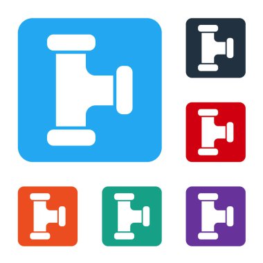 Beyaz Sanayi metalik boru ikonu beyaz arka planda izole edildi. Tesisat boru hattının farklı şekillerde parçaları. Renkli kare düğmelerle simgeleri ayarla. Vektör İllüstrasyonu