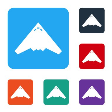 Beyaz Jet savaş uçağı simgesi beyaz arka planda izole edildi. Askeri uçak. Renkli kare düğmelerle simgeleri ayarla. Vektör İllüstrasyonu