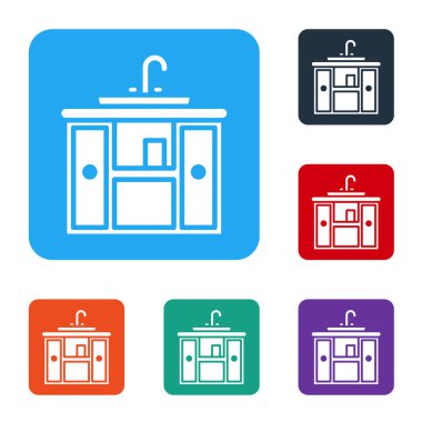 Beyaz arka planda su musluğu ikonu olan beyaz lavabo dolabı. Renkli kare düğmelerle simgeleri ayarla. Vektör İllüstrasyonu