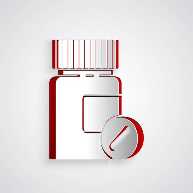 Kağıt kesiği ilaç şişesi ve gri arka planda izole edilmiş ilaç ikonu. Şişe hapı işareti. Eczane tasarımı. Kağıt sanatı tarzı. Vektör İllüstrasyonu