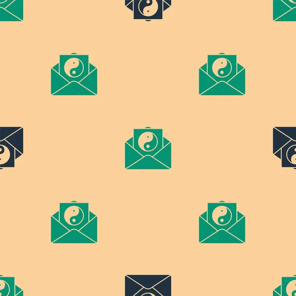 緑と黒の陰陽と封筒のアイコンベージュの背景にシームレスなパターンを分離 調和とバランスの象徴 ベクターイラスト — ストックベクタ