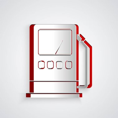 Kağıt kesiği ya da benzin istasyonu simgesi gri arkaplanda izole edilmiş. Araba yakıtı sembolü. Benzin pompası. Kağıt sanatı tarzı. Vektör İllüstrasyonu