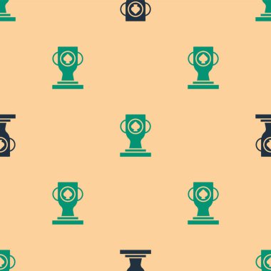 Yeşil ve siyah kumarhane poker kupası ikonu bej arka planda izole edilmiş pürüzsüz desen. Vektör İllüstrasyonu