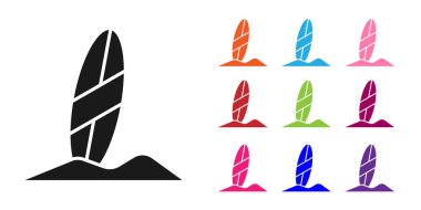 Beyaz arkaplanda siyah sörf tahtası simgesi izole edildi. Sörf tahtası. Olağanüstü bir spor. Spor malzemeleri. Simgeleri renklendirin. Vektör İllüstrasyonu