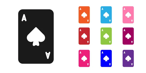 Черная игральная карта с символом пик, выделенная на белом фоне. Игры в казино. Набор иконок красочный. Векторная миграция — стоковый вектор