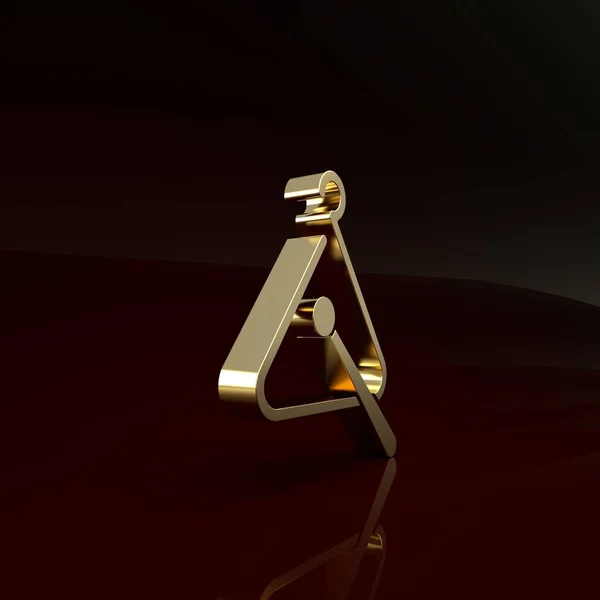 Icono de instrumento musical Gold Triangle aislado sobre fondo marrón. Concepto minimalista. 3D ilustración 3D render — Foto de Stock