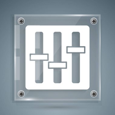 Beyaz Ses Karıştırıcı simgesi gri arkaplanda izole edildi. DJ ekipman kaydırma düğmeleri. Konsol karıştırılıyor. Kare cam paneller. Vektör İllüstrasyonu