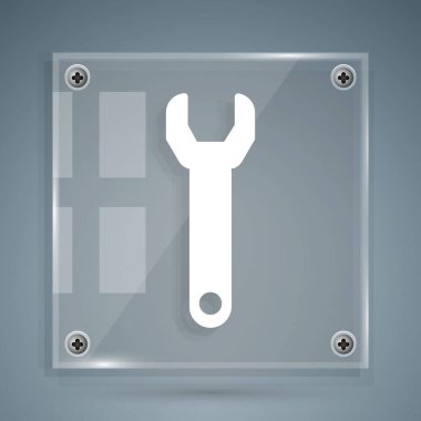 Gri arkaplanda beyaz anahtarlı simge izole edildi. Kare cam paneller. Vektör İllüstrasyonu