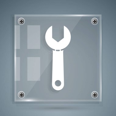 Gri arkaplanda beyaz anahtarlı simge izole edildi. Kare cam paneller. Vektör İllüstrasyonu