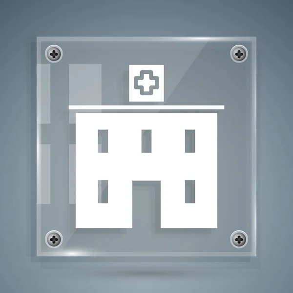 Weißes medizinisches Krankenhausgebäude mit Kreuzsymbol auf grauem Hintergrund. Medizinisches Zentrum. Gesundheitsversorgung. Quadratische Glasscheiben. Vektorillustration — Stockvektor