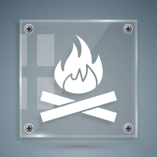 Bílý táborák ikona izolované na šedém pozadí. Pálení ohně dřevem. Čtvercové sklo. Vektorová ilustrace — Stockový vektor