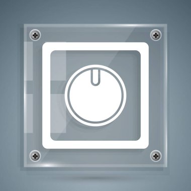 Gri arkaplanda beyaz elektrik düğmesi simgesi izole edildi. Açık ve kapalı simgesi. Loş ışık düğmesi işareti. Enerji tasarrufu kavramı. Kare cam paneller. Vektör İllüstrasyonu