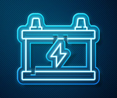 Parlayan neon hat araba aküsü ikonu mavi arka planda izole edildi. Akümülatör bataryası enerji ve elektrik akümülatörü bataryası. Vektör İllüstrasyonu