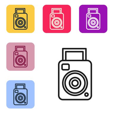 Siyah çizgi fotoğraf makinesi simgesi beyaz arkaplanda izole edildi. Fotoğraf makinesi simgesi. Renkli kare düğmelerle simgeleri ayarla. Vektör İllüstrasyonu
