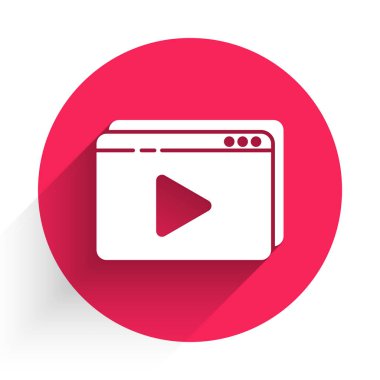 White Online video oynatma simgesi uzun gölgeyle izole edildi. Oyun işaretli film şeridi. Kırmızı daire düğmesi. Vektör İllüstrasyonu