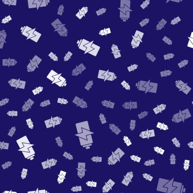 Beyaz Batarya simgesi mavi arka planda izole edilmiş. Şimşek sembolü. Vektör İllüstrasyonu