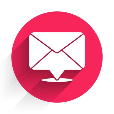 Beyaz Zarf simgesi uzun gölgeli izole edilmiş. E- posta mektup sembolü. Kırmızı daire düğmesi. Vektör İllüstrasyonu