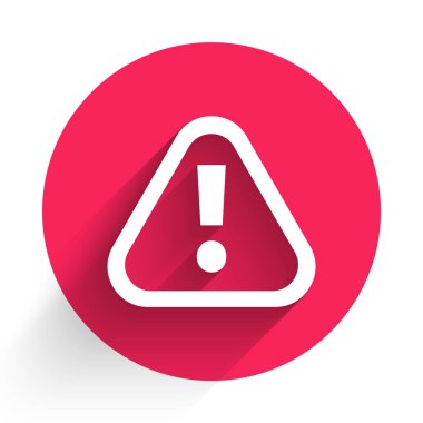 Üçgen ikonundaki beyaz ünlem işareti uzun gölgeyle izole edilmiş. Tehlike uyarısı, dikkat, dikkat, tehlike uyarısı önemli. Kırmızı daire düğmesi. Vektör İllüstrasyonu