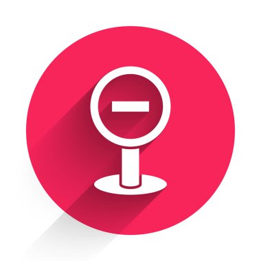 Beyaz Dur simgesi uzun gölgeli izole edilmiş. Trafik yönetmeliklerine göre dur işareti. Kırmızı daire düğmesi. Vektör İllüstrasyonu