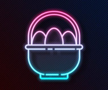 Siyah zemin üzerinde paskalya yumurtası simgesi olan parlak neon renkli sepet. Mutlu Paskalyalar. Vektör İllüstrasyonu