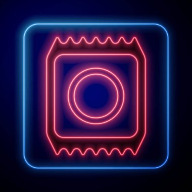 Güvenli seks ikonunda parlayan neon prezervatif mavi arka planda izole edilmiş. Güvenli aşk sembolü. Erkekler için doğum kontrol yöntemi. Vektör İllüstrasyonu
