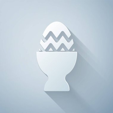 Kağıt, gri arka planda izole edilmiş bir simgede Paskalya yumurtası kesti. Mutlu Paskalyalar. Kağıt sanatı tarzı. Vektör İllüstrasyonu