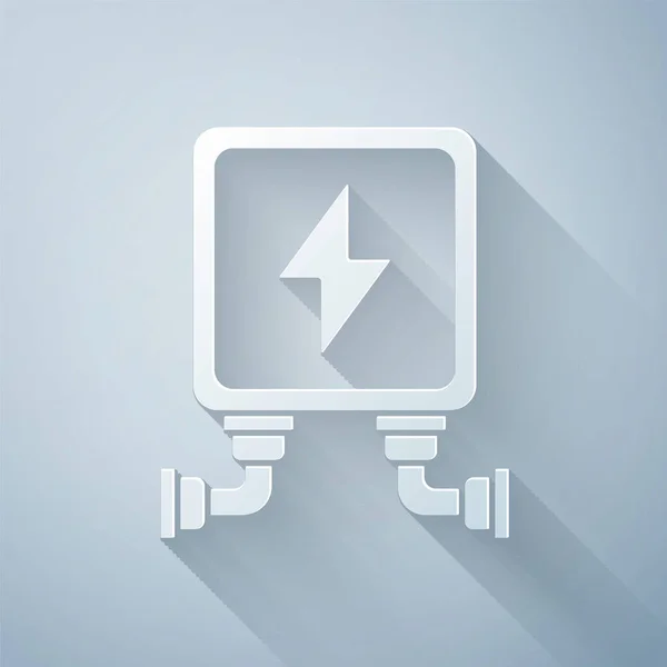 Papierschnitt Elektrotransformator-Symbol isoliert auf grauem Hintergrund. Papierkunst. Vektorillustration — Stockvektor