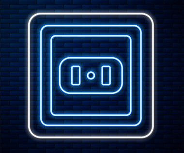 Parlayan neon hattı elektrik çıkış simgesi tuğla duvar arka planında izole edildi. Elektrik prizi. Rosette sembolü. Vektör İllüstrasyonu