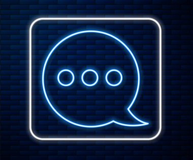 Parlayan neon hattı konuşma balonu sohbet simgesi tuğla duvar arka planında izole edildi. İleti simgesi. İletişim ya da yorum sohbet sembolü. Vektör İllüstrasyonu