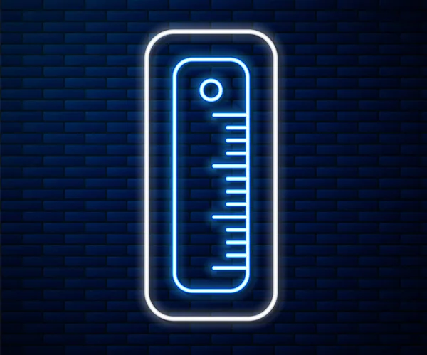 Ragyogó neon vonal Ruler ikon elszigetelt téglafal háttér. Egyenes élű szimbólum. Vektorillusztráció — Stock Vector