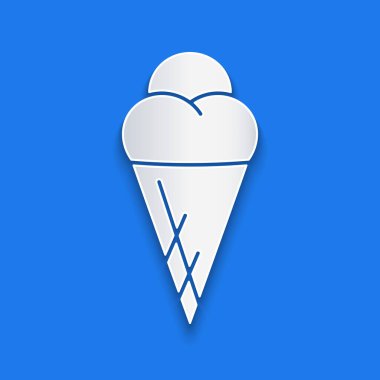 Kağıt kesiği dondurma külahında mavi arka planda izole edilmiş. Güzel sembol. Kağıt sanatı tarzı. Vektör İllüstrasyonu