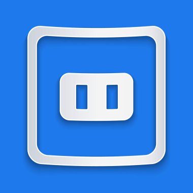 Kağıt kesiği Elektrik çıkış simgesi mavi arkaplanda izole edildi. Elektrik prizi. Rosette sembolü. Kağıt sanatı tarzı. Vektör İllüstrasyonu