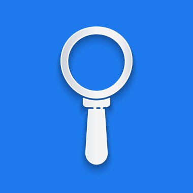 Kağıt kesiği büyüteç simgesi mavi arkaplanda izole edilmiş. Arama, odaklanma, yakınlaştırma, iş sembolü. Kağıt sanatı tarzı. Vektör İllüstrasyonu