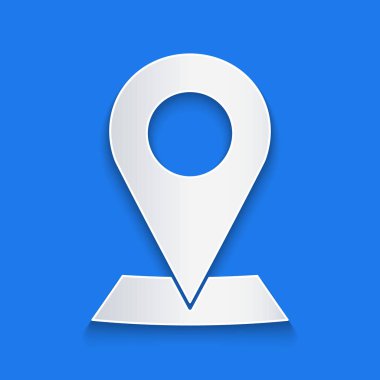 Kağıt kesiği Harita iğne simgesi mavi arkaplanda izole edildi. Navigasyon, işaret, konum, harita, GPS, yön, yer, pusula, arama konsepti. Kağıt sanatı tarzı. Vektör İllüstrasyonu