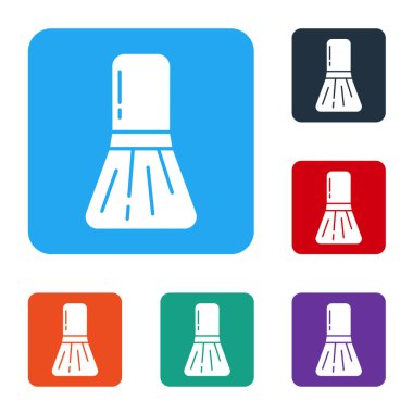 Beyaz makyaj fırçası simgesi beyaz arkaplanda izole edildi. Renkli kare düğmelerle simgeleri ayarla. Vektör İllüstrasyonu