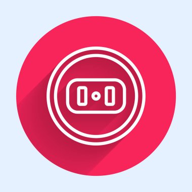 Beyaz çizgi elektrik çıkış simgesi uzun gölgeli izole edilmiş. Elektrik prizi. Rosette sembolü. Kırmızı daire düğmesi. Vektör İllüstrasyonu