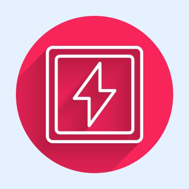 Beyaz çizgi Şimşek simgesi uzun gölgeli izole edilmiş. Flaş işareti. Flaş ikonunu yükle. Gök gürültüsü. Yıldırım çarpması. Kırmızı daire düğmesi. Vektör İllüstrasyonu