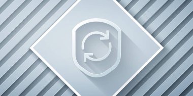 Kağıt kesme gri arka plan üzerinde izole kalkan simgesi içinde geri dönüşüm sembolü. Eko koruma işareti. Kağıt sanat tarzı. Vektör İllüstrasyonu